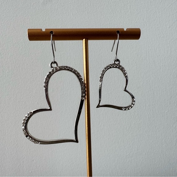 Jewelry - Elegant Silver Heart Earrings